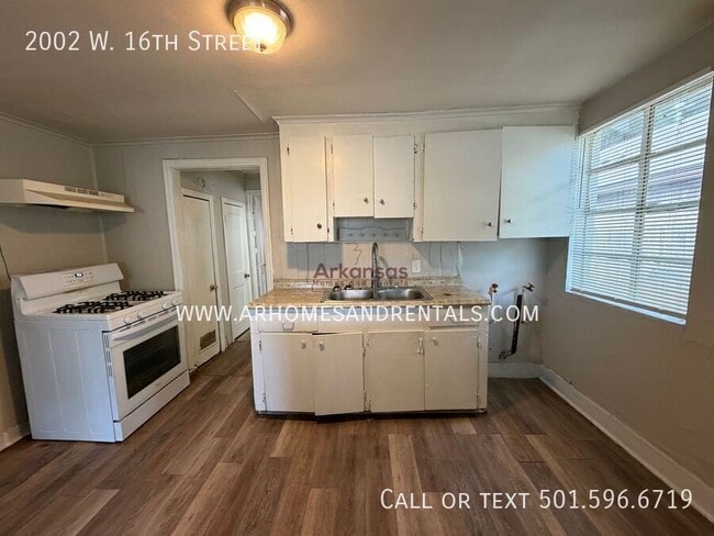 Photo - 2002 W 16th St
