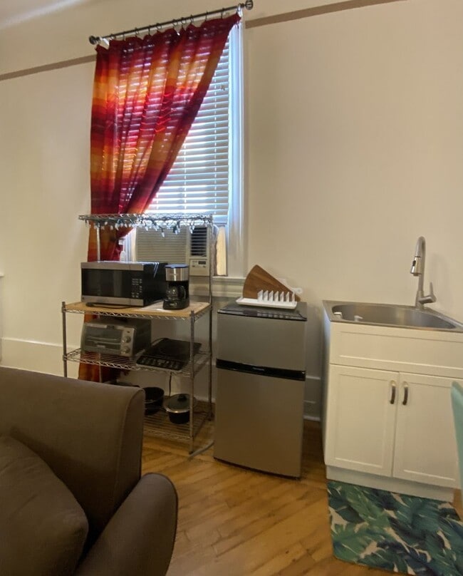 Photo - 922 Adams St
