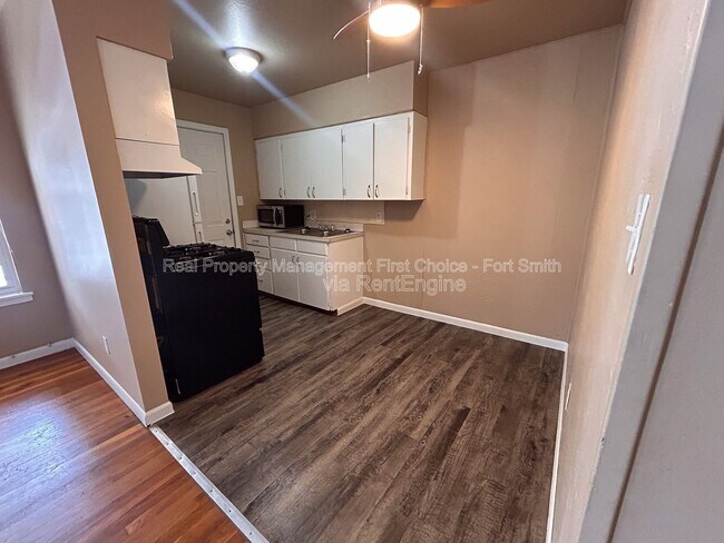 Photo - 2301 S V St Unit 7