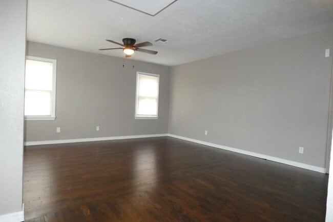 Photo - 2208 NW Walding Ave