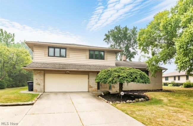 Building Photo - 25150 Cardington Dr