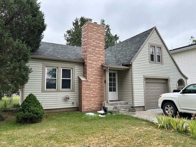 Building Photo - 3 bed 1 bath Home off Custer Ave
