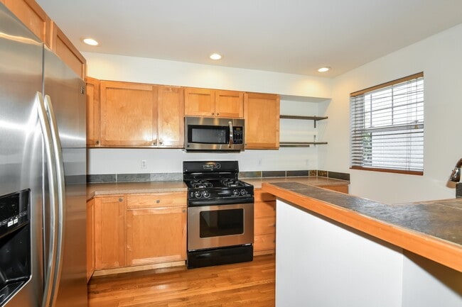 Photo - 3BR/3.5BA Craftsman Townhome w/ 2-Car Garage in Prime Seattle Location