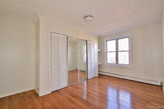 Building Photo - 15-10 B 12th St Unit Apt 2