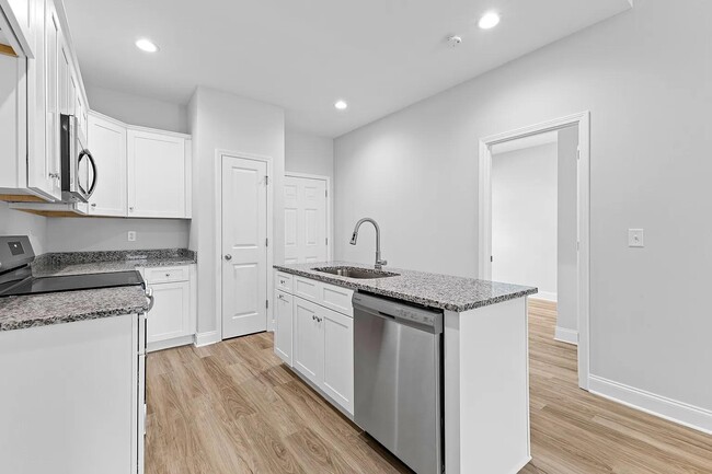 Photo - 217 Lenox Cir