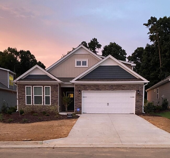 Building Photo - 6470 Grogan Hill Rd