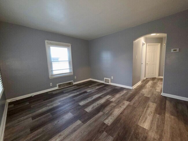 Photo - 20282 Westphalia St