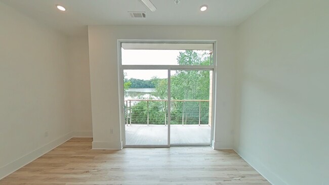 Photo - 2441 Campus Shore Dr Unidad 307
