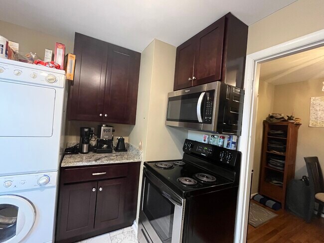 Photo - 3003 Oakland Ave Unit B