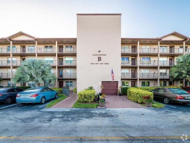 Building Photo - 300 SW 130th Terrace Unit 215B Rental