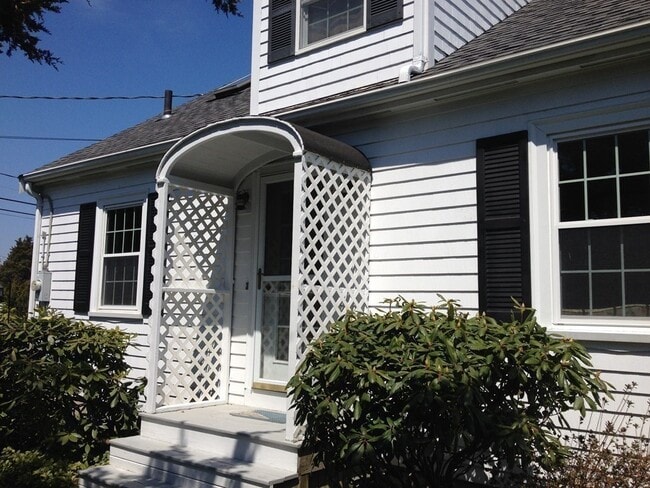 Photo - 79 Mattapoisett Neck Rd