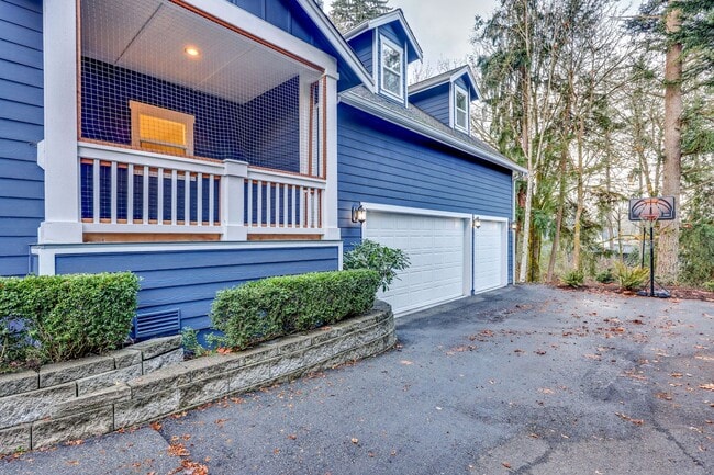 Photo - Beautiful Spacious Bainbridge Home