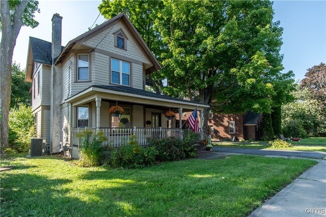 Photo - 622 Holcomb St