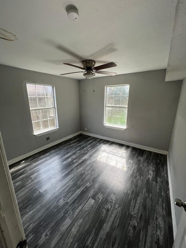 Building Photo - 3210 Winbern St Unit B