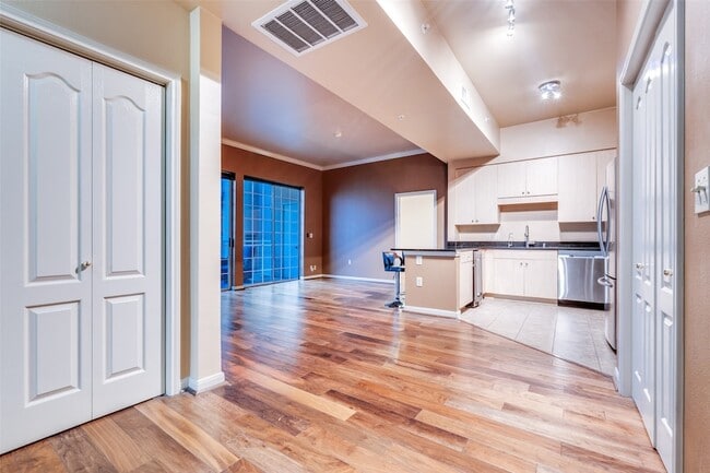 Photo - 3225 Turtle Creek Blvd Unit 1429
