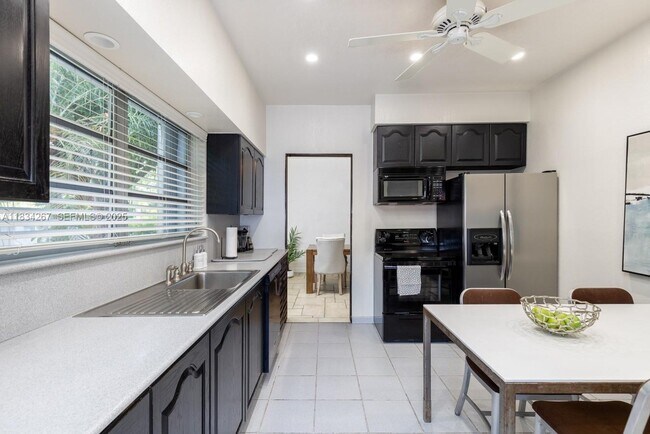 Photo - 1134 Harrison St