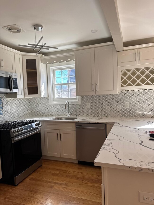 Photo - 12817 143rd St Unit 1 Floor