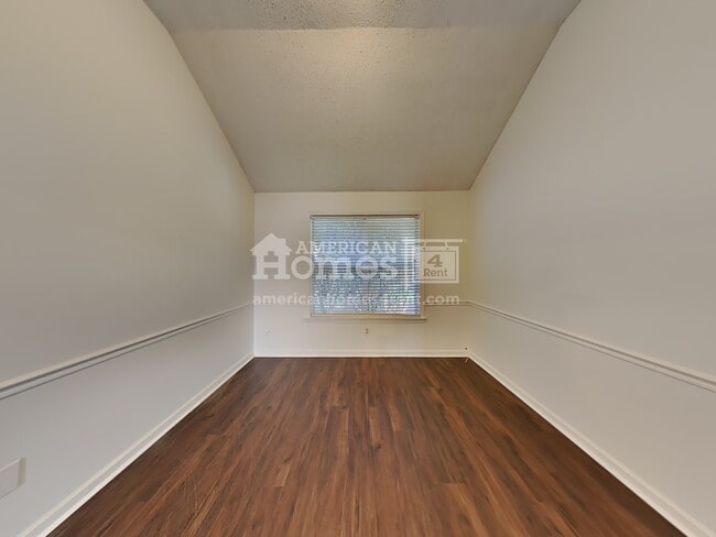 Photo - 245 Brookstone Cove