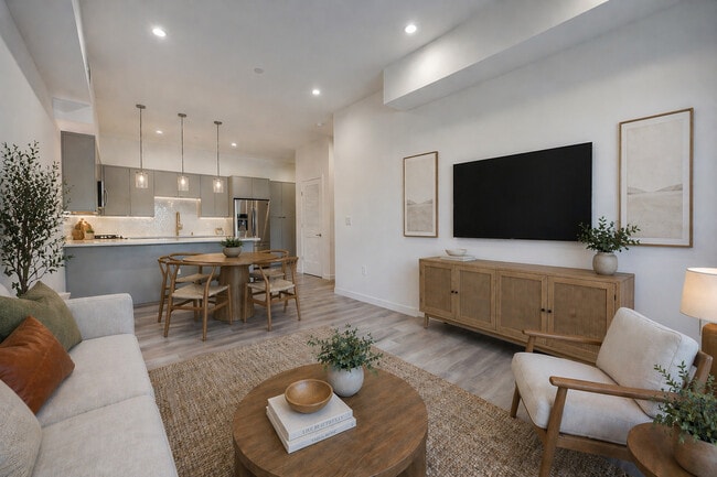 Building Photo - 5122 Maplewood