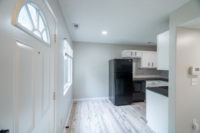 Photo - 1307 S Senate Ave Unit 1309