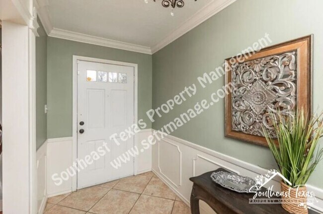 Photo - 6030 Zenith St