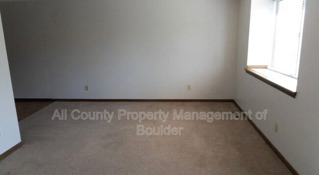 Photo - 1341 Emery St