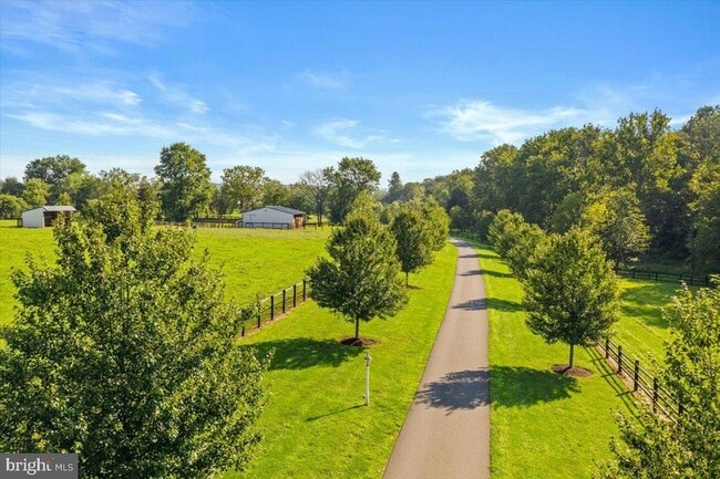 1315 Pineville Rd