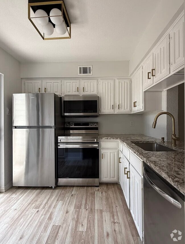 Building Photo - 14800 Enterprise Dr Unit 18B Rental