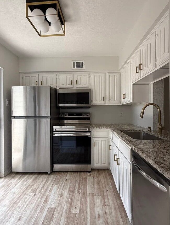 Photo - 14800 Enterprise Dr Condo Unit 18B