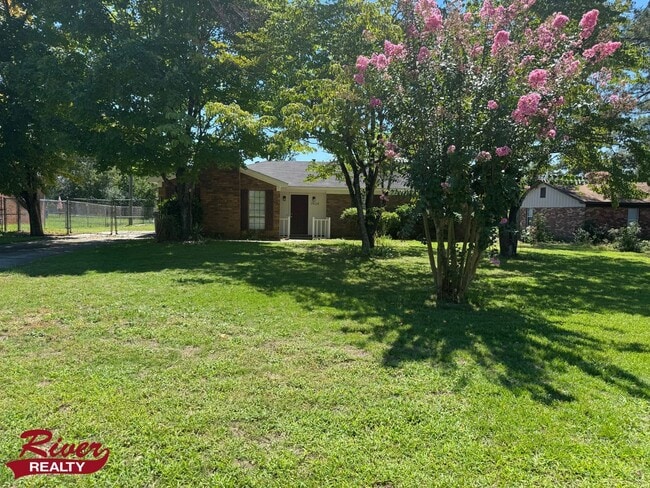 Building Photo - Charming Hephzibah Brick Ranch