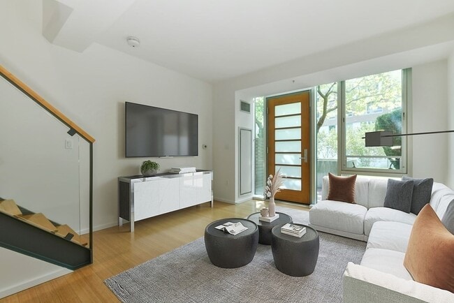 Photo - 2 Earhart St