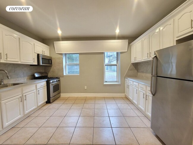 Building Photo - 656 MacDonough St Rental