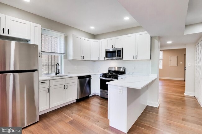 4230 Edson Pl NE