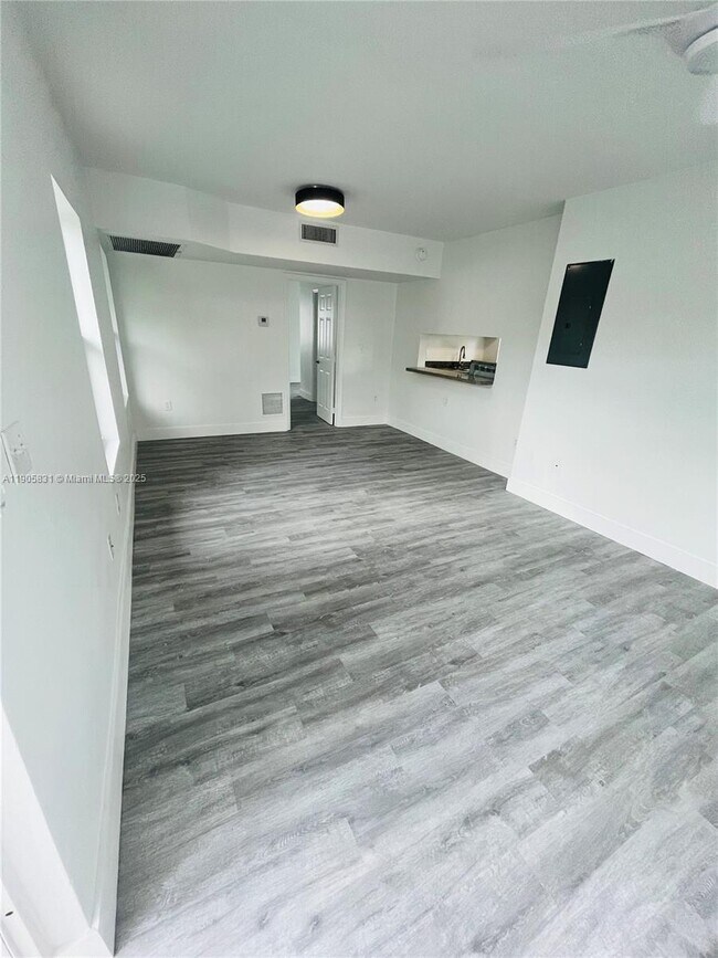 Photo - 950 Bay Dr Unit 5