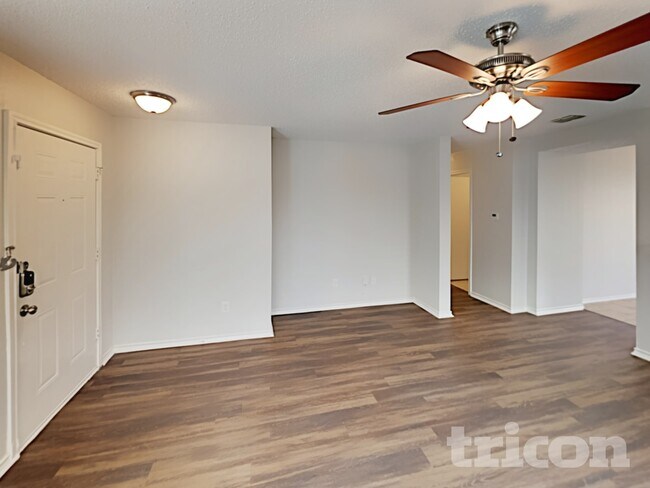 Photo - 4604 Palm Ridge Dr