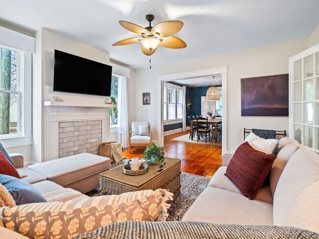 2ND East Drive-SI ID1496103P