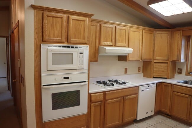 Photo - 405 Hamilton St Apartment Unit B