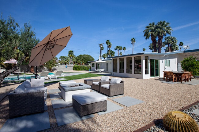 Photo - 2007 E Andreas Rd