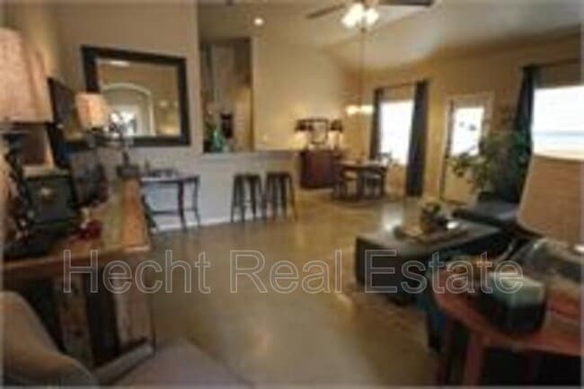 Photo - 180 Joanne Cv