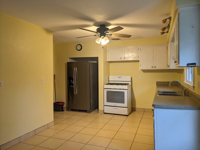 Photo - 1211 Stratford Ave