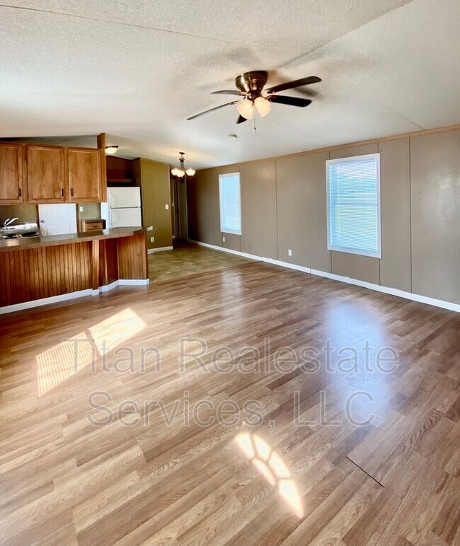 Photo - 1050 Osage Trail