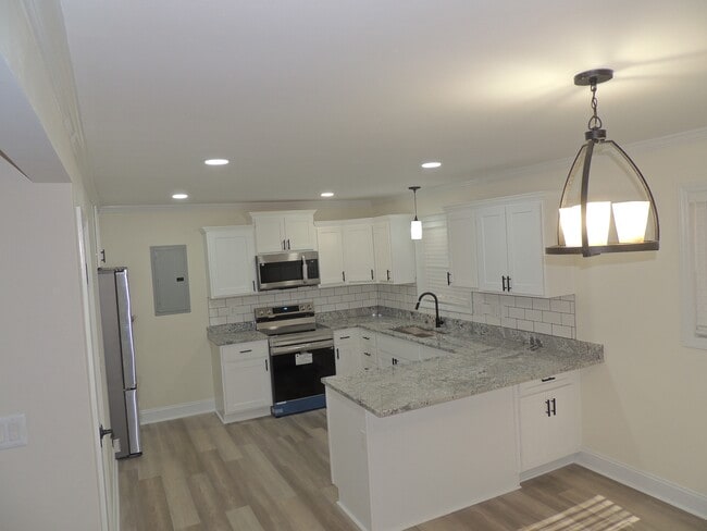 Photo - 2025 Womble Dr