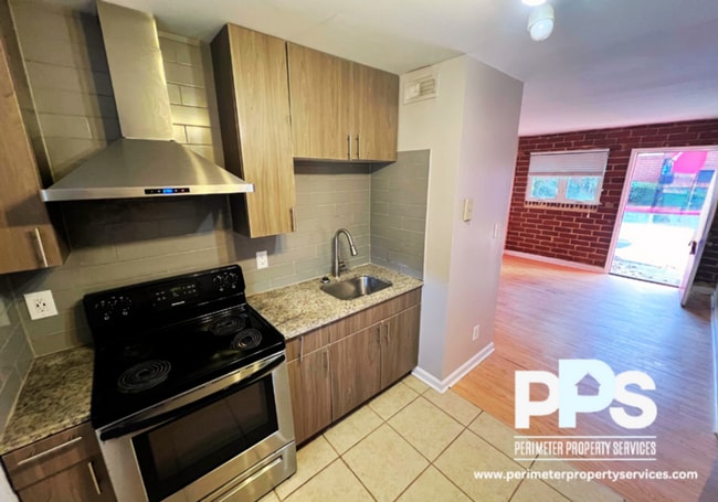 Building Photo - 221 Lampkin St NE