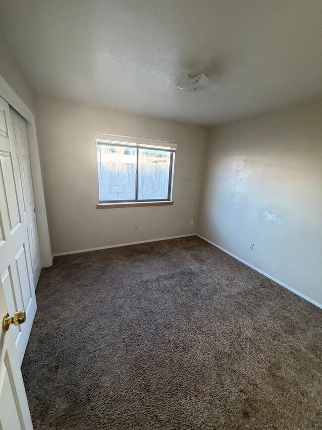 Photo - Spacious single family home in McFarland- Schedule your tour now!