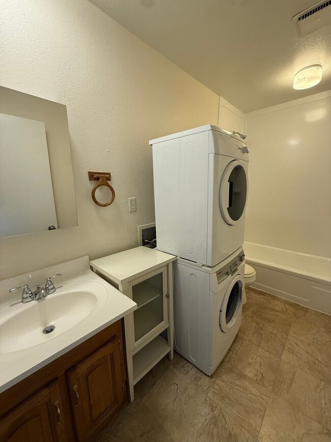 Photo - 405-407 E. Simpson Street Unidad 407 E. Simpson Street, 1A