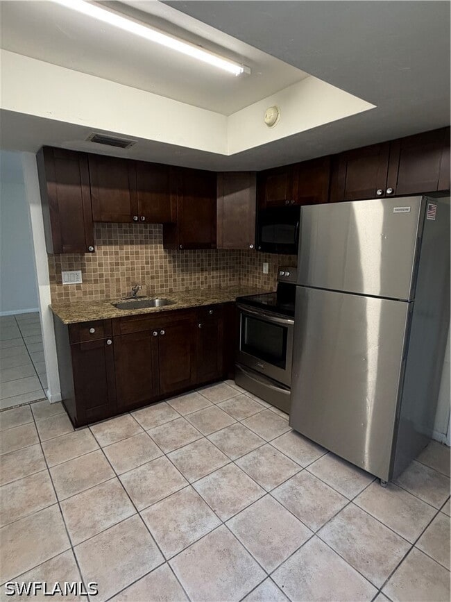 Building Photo - 709 SE 46th Ter