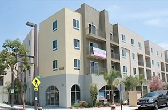 Hollydale Plaza Apartments