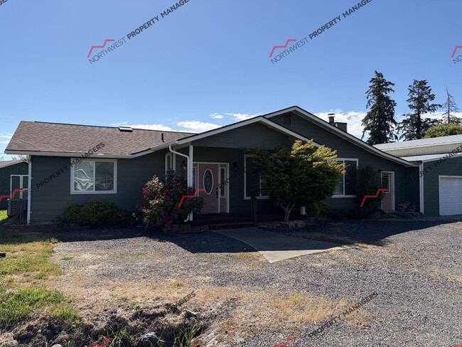 Building Photo - STATUS: AVAILABLE | R297 | $2600