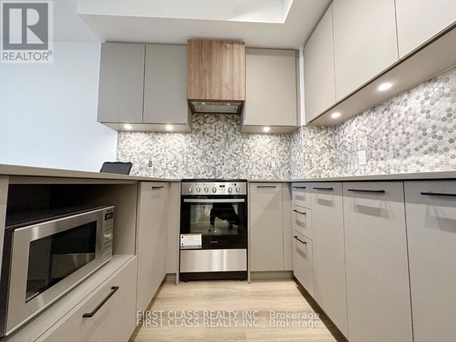 Photo - 20 Lagerfeld Dr