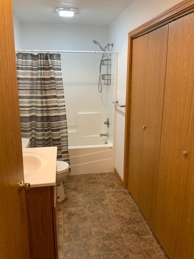 Photo - 221 Glenda Dr Unit B